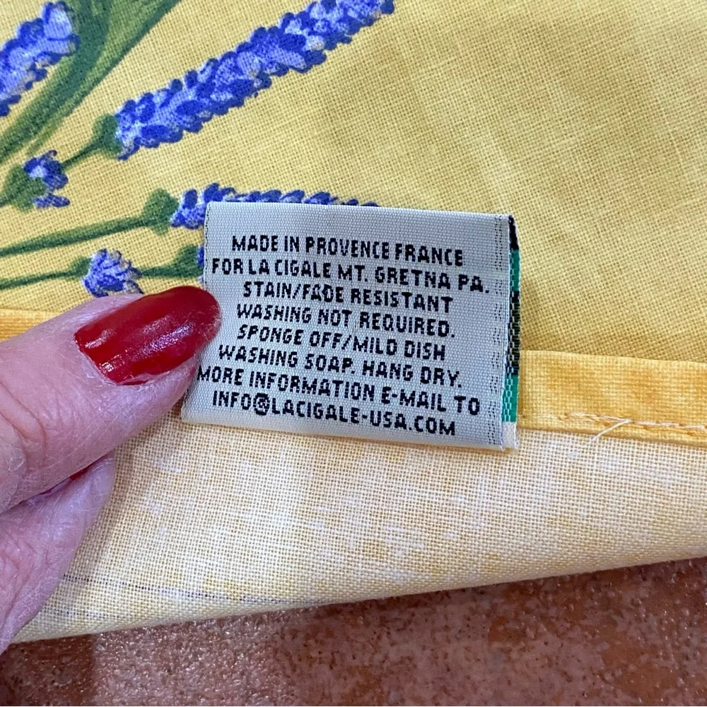 La Cigale Table Cloth Poppy Lavender Yellow Background Rectangle Approx 60X96